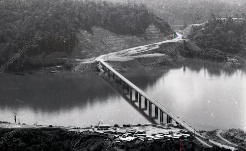 LEBUHRAYA TIMUR BARAT