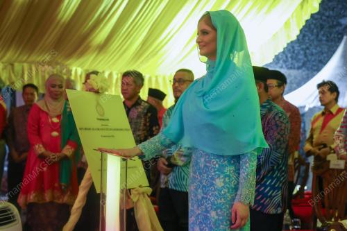 SULTANAH NUR DIANA PETRA ABDULLAH