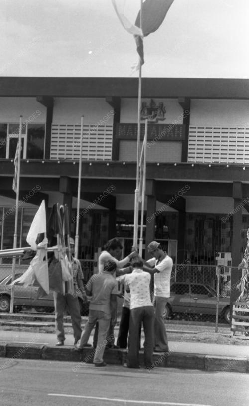 KB19_09032015_PINTU_GERBANG