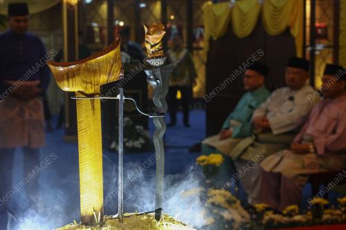 KERIS TOK CHU DAN SAMPIR KUSERIWA