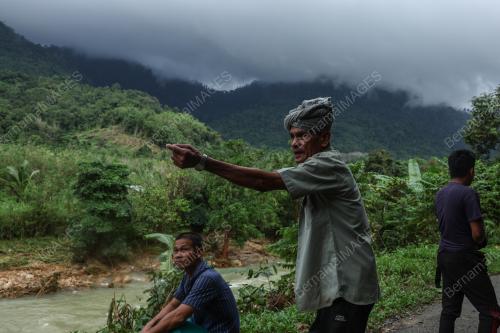 TINJAUAN TANAH RUNTUH DI KAMPUNG LATA JANGGUT SEBERANG