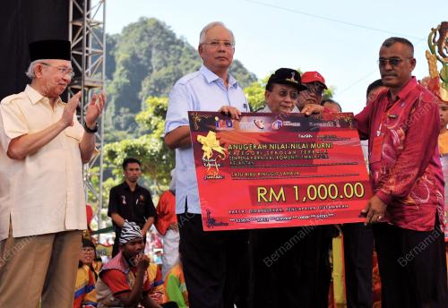 KB20_04052012_PM_KARNIVAL