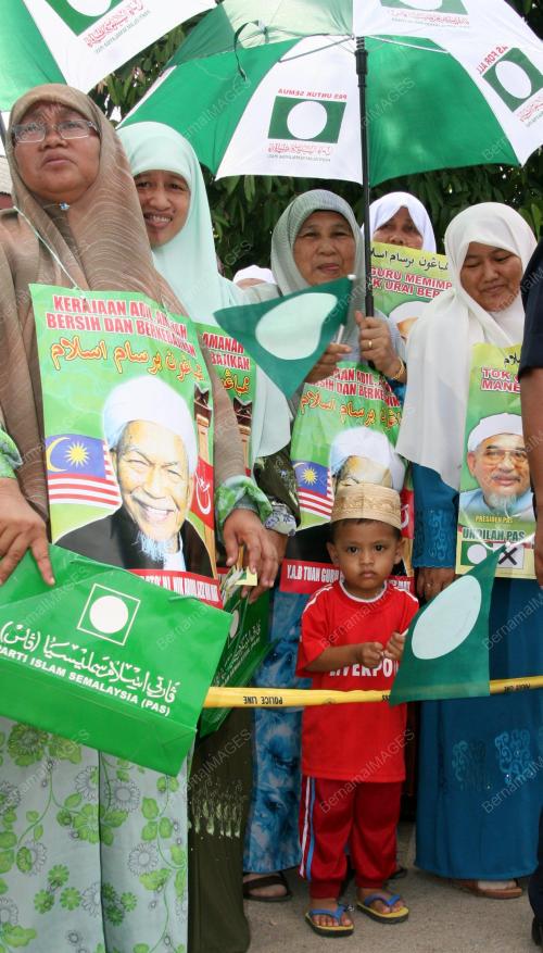 PILIHAN RAYA RAYA KECIL DUN MANIK URAI