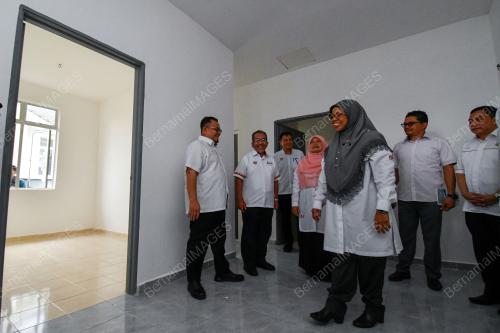 DATUK AIMAN ATHIRAH SABU
