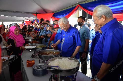 DATUK SERI ISMAIL SABRI YAAKOB
