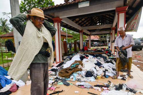 PAKAIAN TERPAKAI UNTUK MANGSA BANJIR