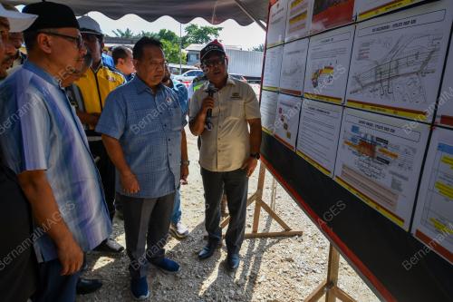 DATUK SERI ALEXENDER NANTA LINGI LAWAT
