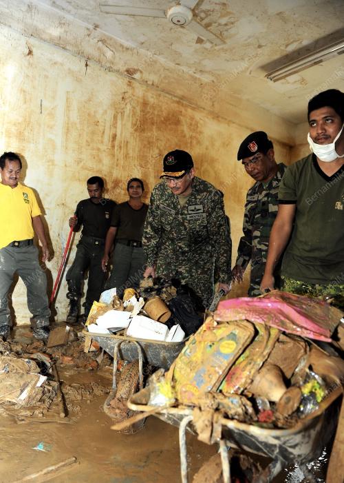 KB21_04012015_BANJIR_1MINDEF