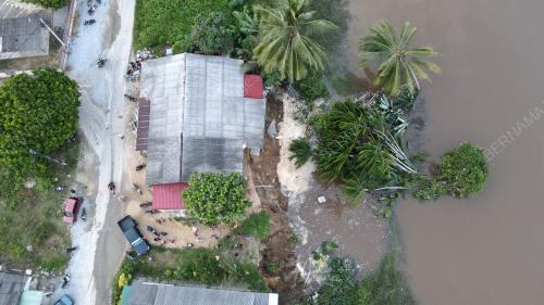 KB21_22112021_TEBING_RUNTUH