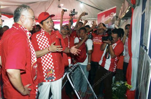 DATUK SERI MOHD NAJIB TUN ABDUL RAZAK
