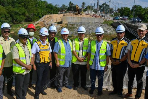 DATUK SERI ALEXENDER NANTA LINGI LAWAT