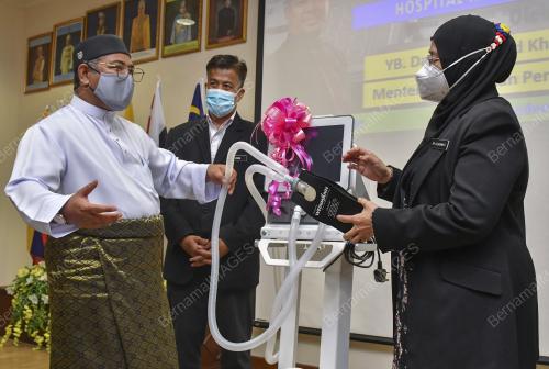 DATUK DR MOHD KHAIRUDDIN AMAN RAZALI