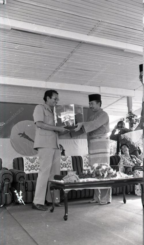 DR. MAHATHIR BIN MOHAMAD