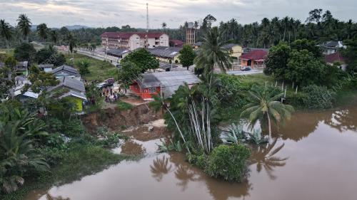 KB22_22112021_TEBING_RUNTUH