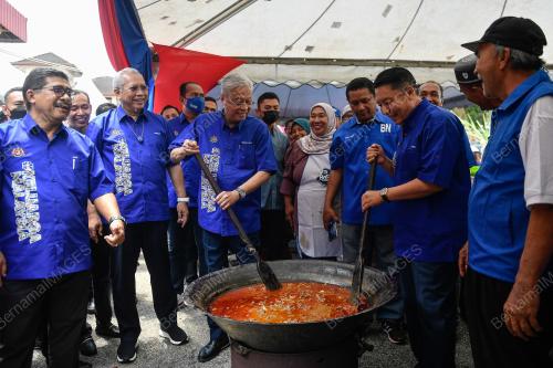 DATUK SERI ISMAIL SABRI YAAKOB