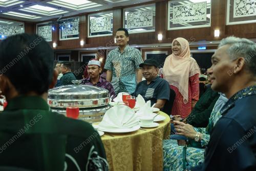 NIK NAZMI NIK AHMAD