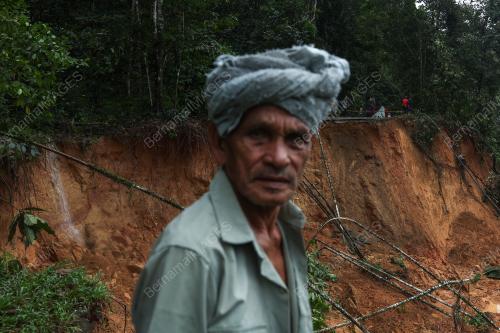 TINJAUAN TANAH RUNTUH DI KAMPUNG LATA JANGGUT SEBERANG