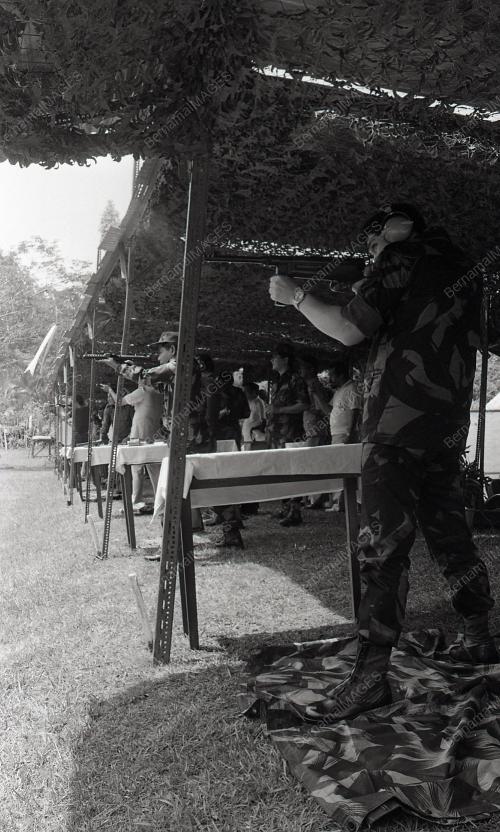 PERTANDINGAN MENEMBAK