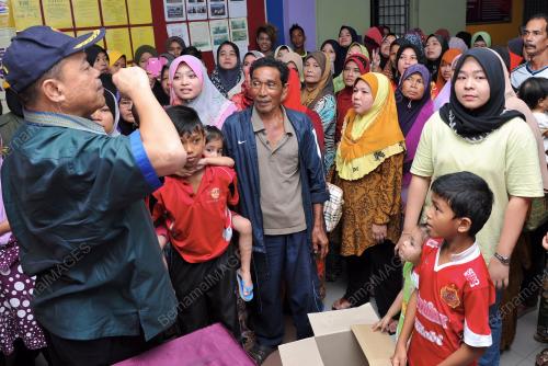 KB23_22122014_BANTUAN_BANJIR