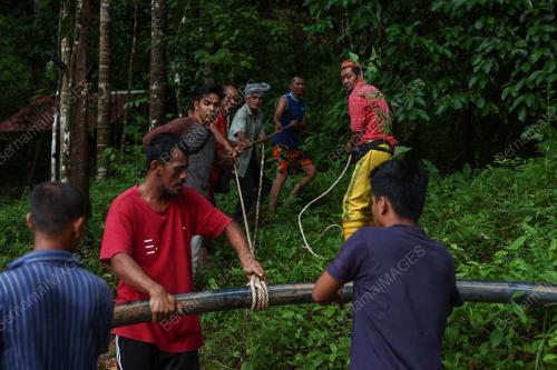 TINJAUAN TANAH RUNTUH DI KAMPUNG LATA JANGGUT SEBERANG
