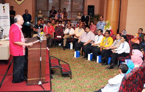 MOHD NAJIB TUN ABDUL RAZAK