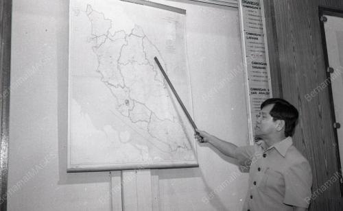 LEBUHRAYA TIMUR BARAT
