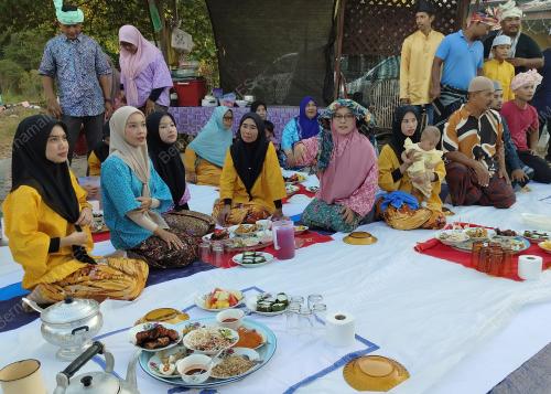 BERBUKA ERA 70AN