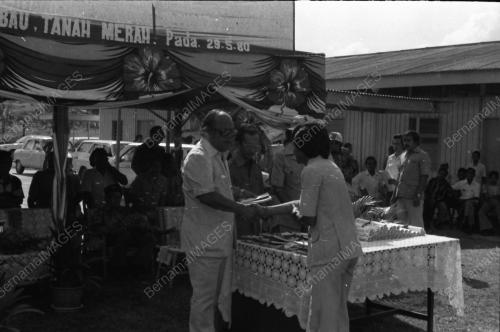 DATO SHARIFF MELAWAT TANAH MERAH