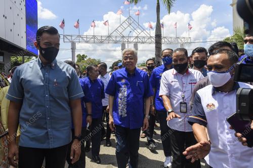 DATUK SERI ISMAIL SABRI YAAKOB