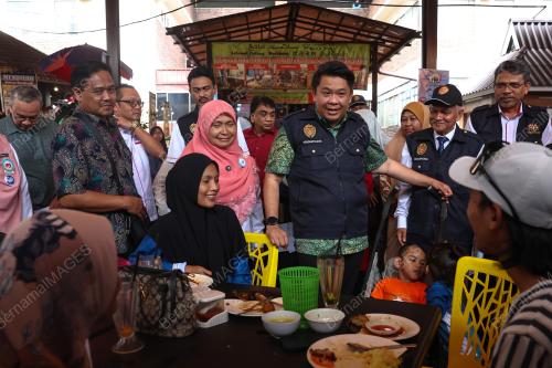 DATUK LUKANISMAN AWANG SAUNI