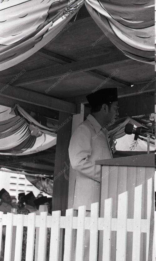 DR. MAHATHIR MOHAMAD