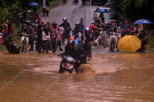 TINJAUAN BANJIR DI GUA MUSANG