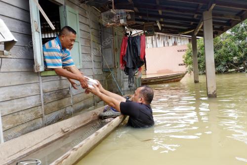 KB32_05012017_BANJIR_BANTUAN