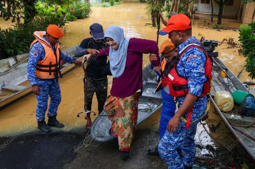 BANJIR DI KAMPUNG LIMAU KASTURI