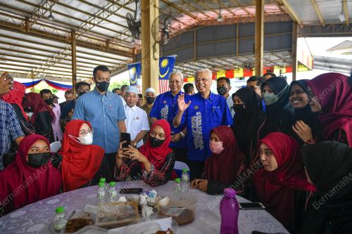 DATUK SERI ISMAIL SABRI YAAKOB