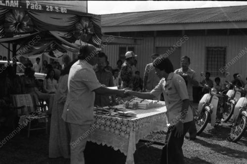 DATO SHARIFF MELAWAT TANAH MERAH