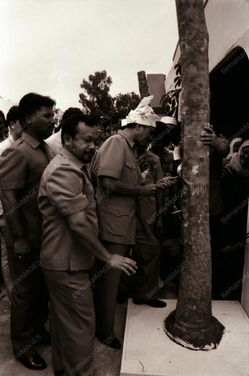 DATO' SERI DR. MAHATHIR BIN MOHAMAD