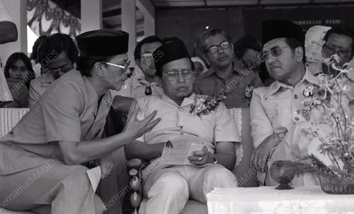 DR. MAHATHIR MOHAMAD