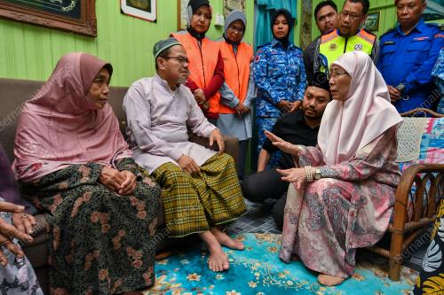 DATUK SERI DR WAN AZIZAH WAN ISMAIL