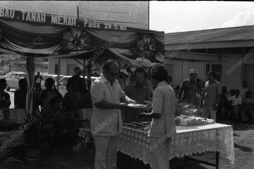 DATO SHARIFF MELAWAT TANAH MERAH