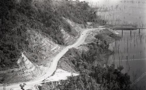 LEBUHRAYA TIMUR BARAT