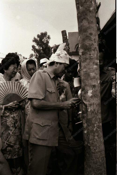 DATO' SERI DR. MAHATHIR BIN MOHAMAD
