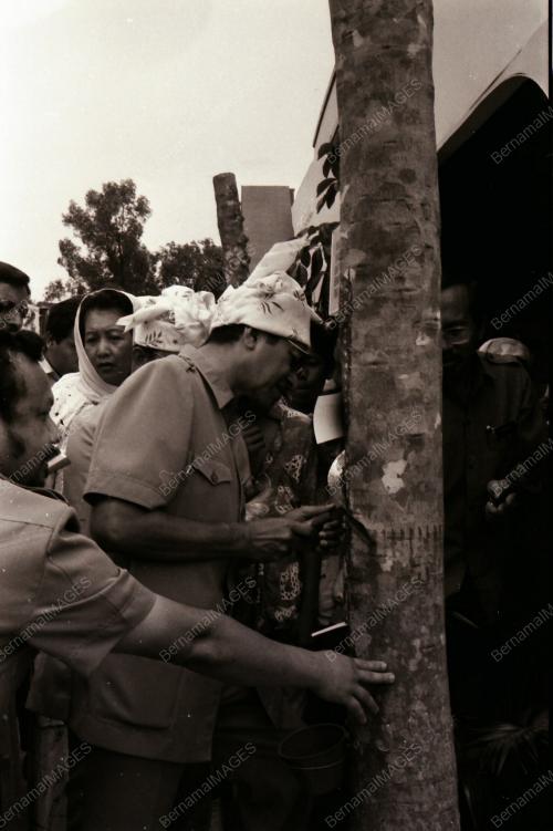 DATO' SERI DR. MAHATHIR BIN MOHAMAD