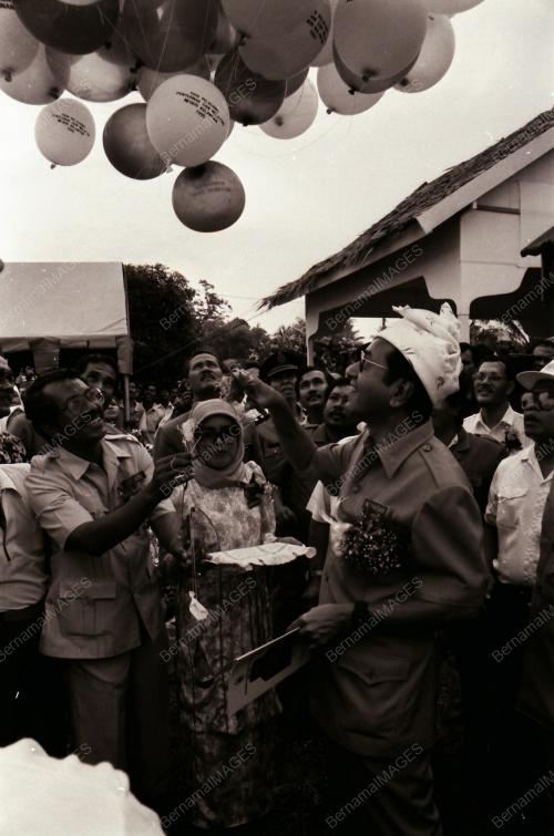 DATO' SERI DR. MAHATHIR BIN MOHAMAD