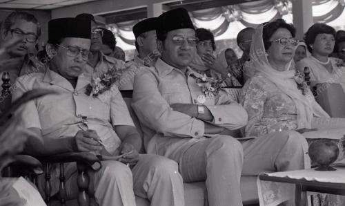 DR. MAHATHIR MOHAMAD