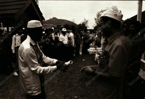 DATO' SERI DR. MAHATHIR BIN MOHAMAD