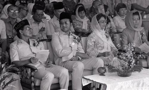 DR. MAHATHIR MOHAMAD