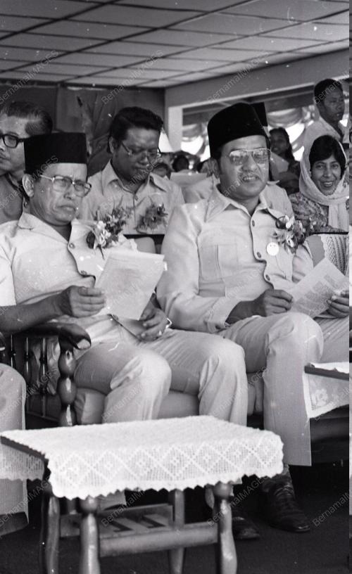 DR. MAHATHIR MOHAMAD