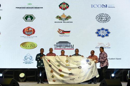DATUK AARON AGO DAGANG