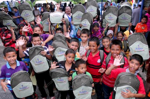 KD00_30102013_SHABERY_BANTUAN4